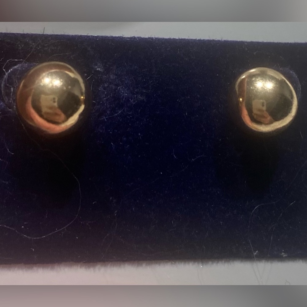Fashion gold tone round earrings